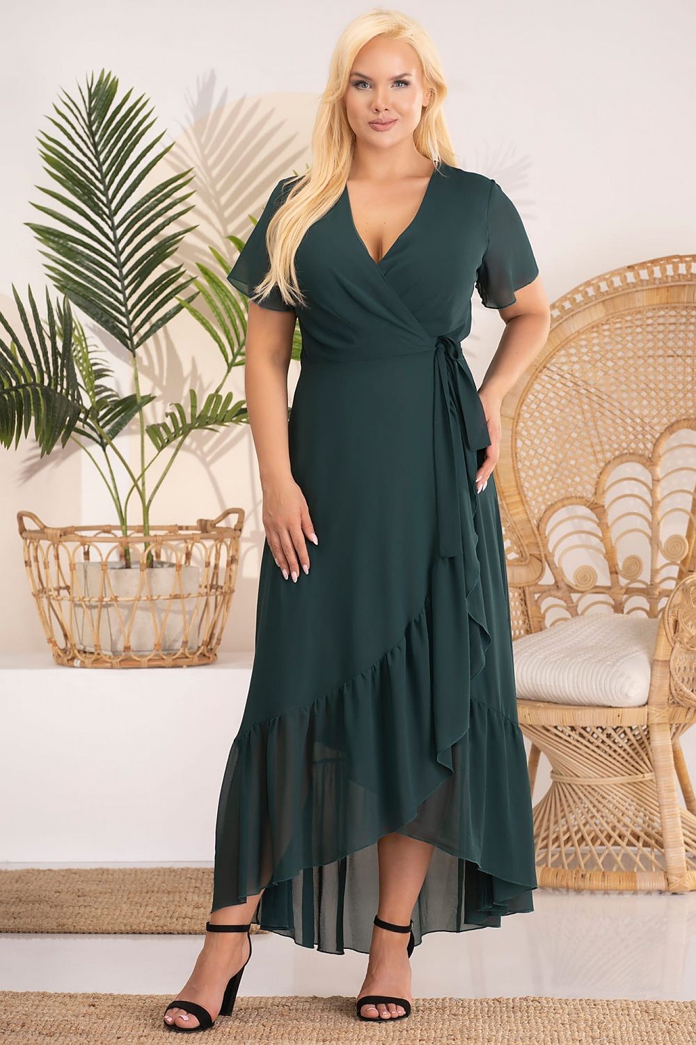 Plus size dress model 183280